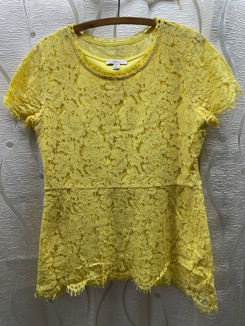 Isaac Mizrahi Live! Lace Peplum Top Womens Medium Yellow Excellent Floral Fringe